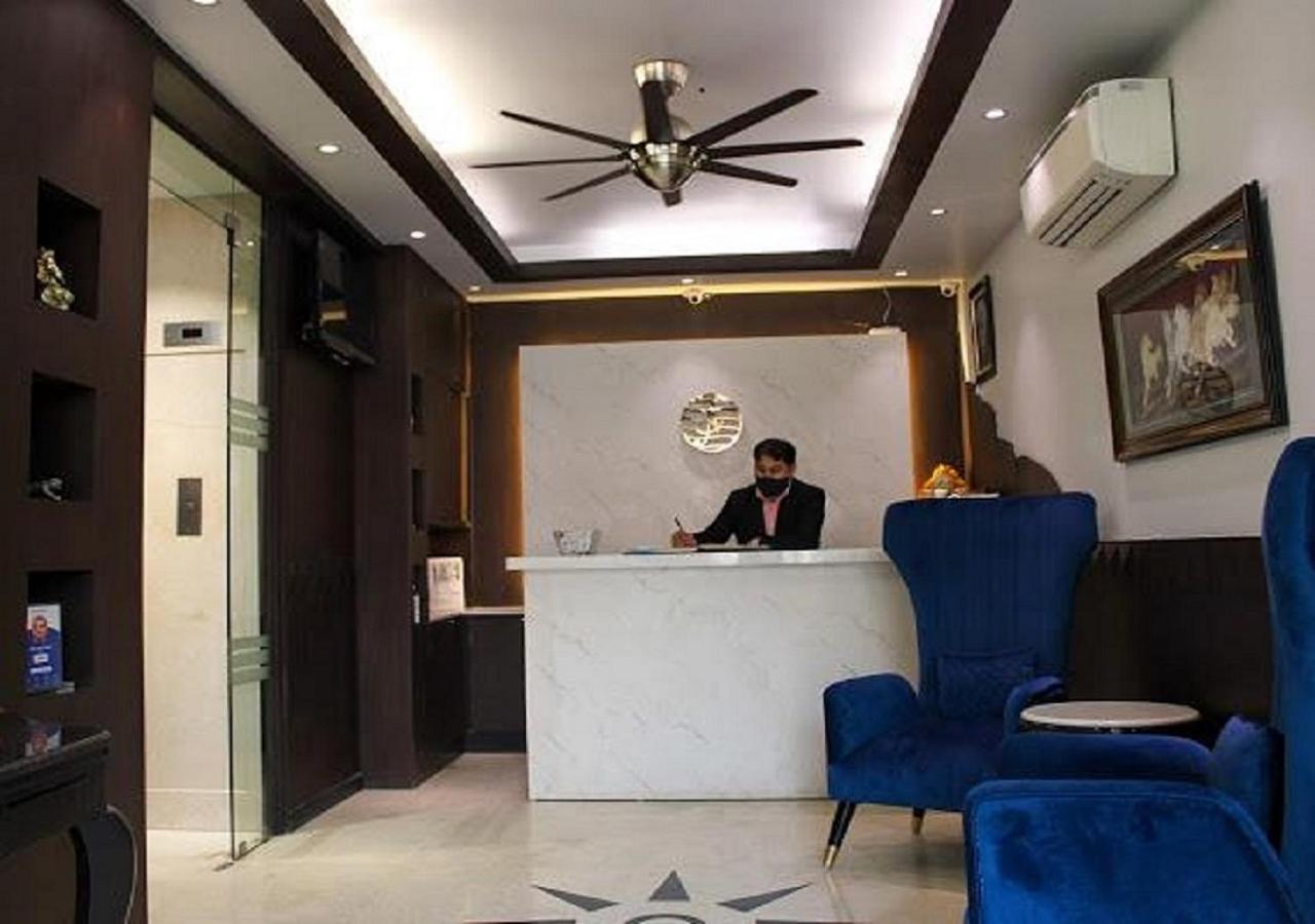 Hotel Aman Palace New Delhi Exterior photo