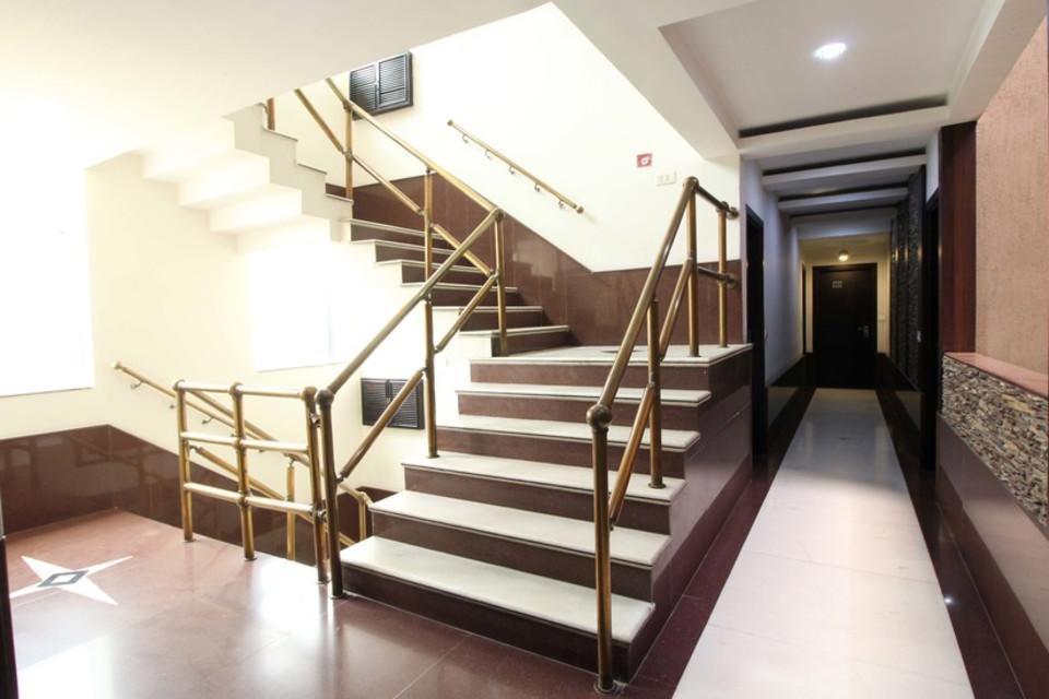 Hotel Aman Palace New Delhi Exterior photo